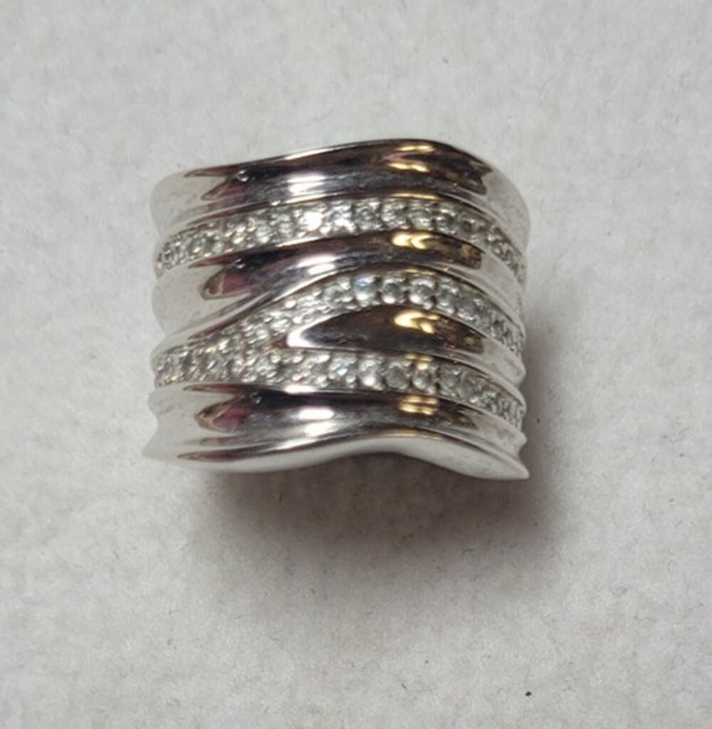 Lia Sophia "Revved Up" Wide Wavy Ridged Band Crystals/Silver Tone Ring Size 8